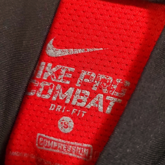 ๐Nike Combat Pro - Small Ladies long sleeve training compression top - Picture 6 of 8